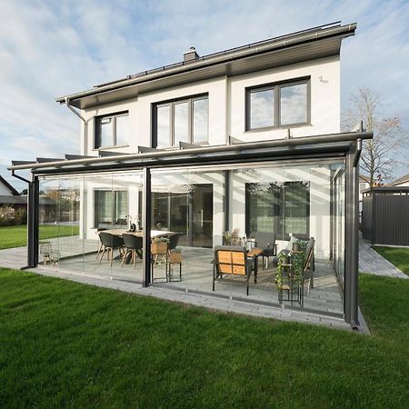 Bohnapartments Luxury Villa Berlin - 210Qm - Wintergarten - Kamin - 4 Kostenlose Parkplaetze - 6 Schlafzimmer - Neubau - Luxusausstattung 버켄워르더 외부 사진