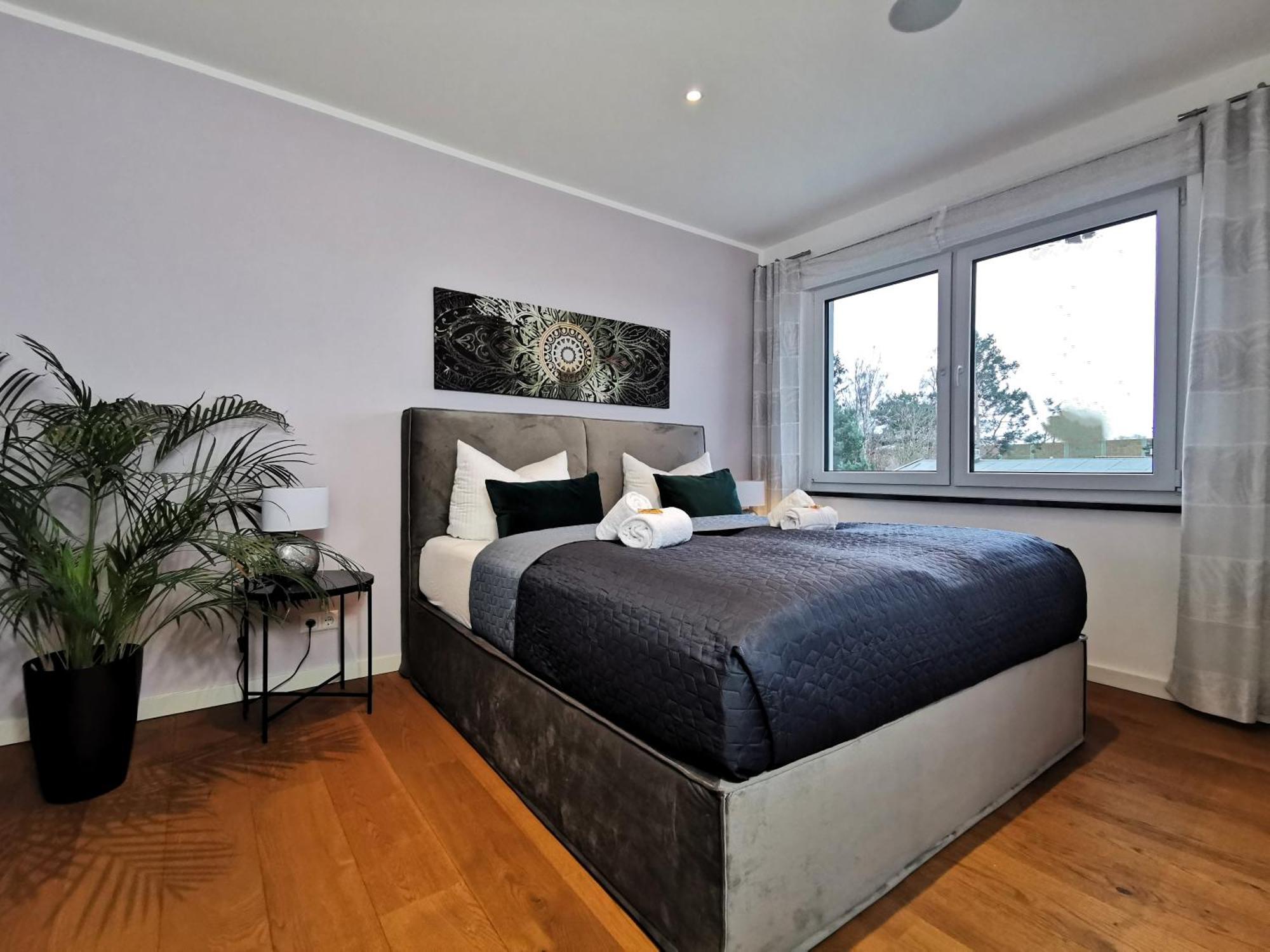 Bohnapartments Luxury Villa Berlin - 210Qm - Wintergarten - Kamin - 4 Kostenlose Parkplaetze - 6 Schlafzimmer - Neubau - Luxusausstattung 버켄워르더 외부 사진