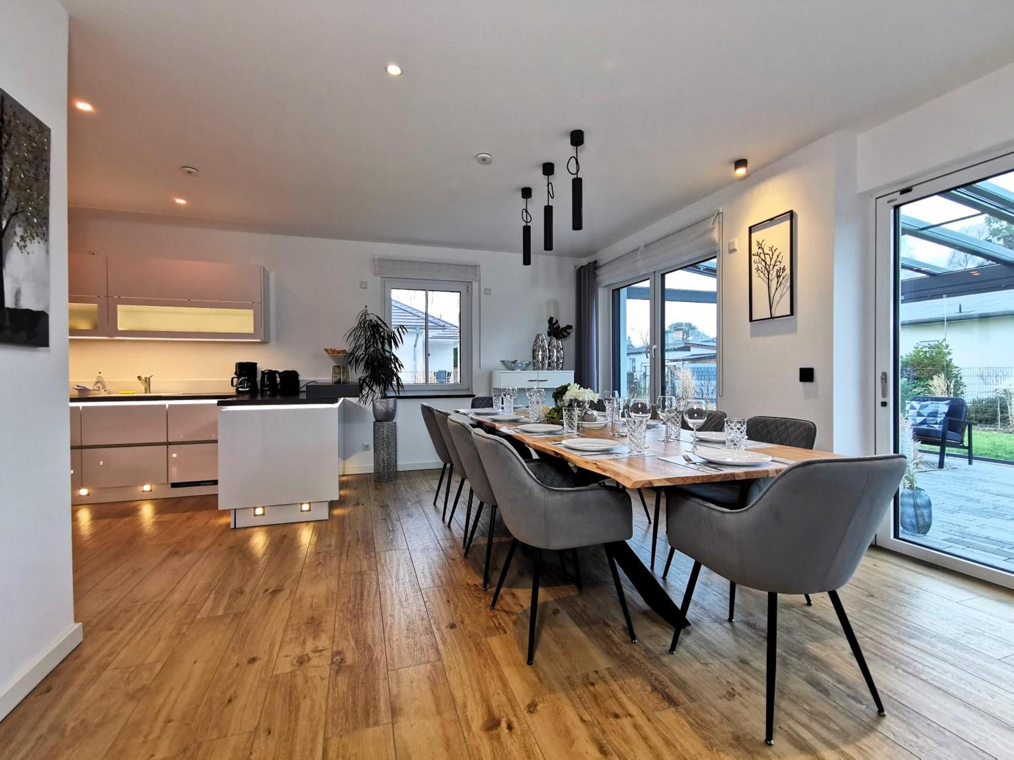 Bohnapartments Luxury Villa Berlin - 210Qm - Wintergarten - Kamin - 4 Kostenlose Parkplaetze - 6 Schlafzimmer - Neubau - Luxusausstattung 버켄워르더 외부 사진