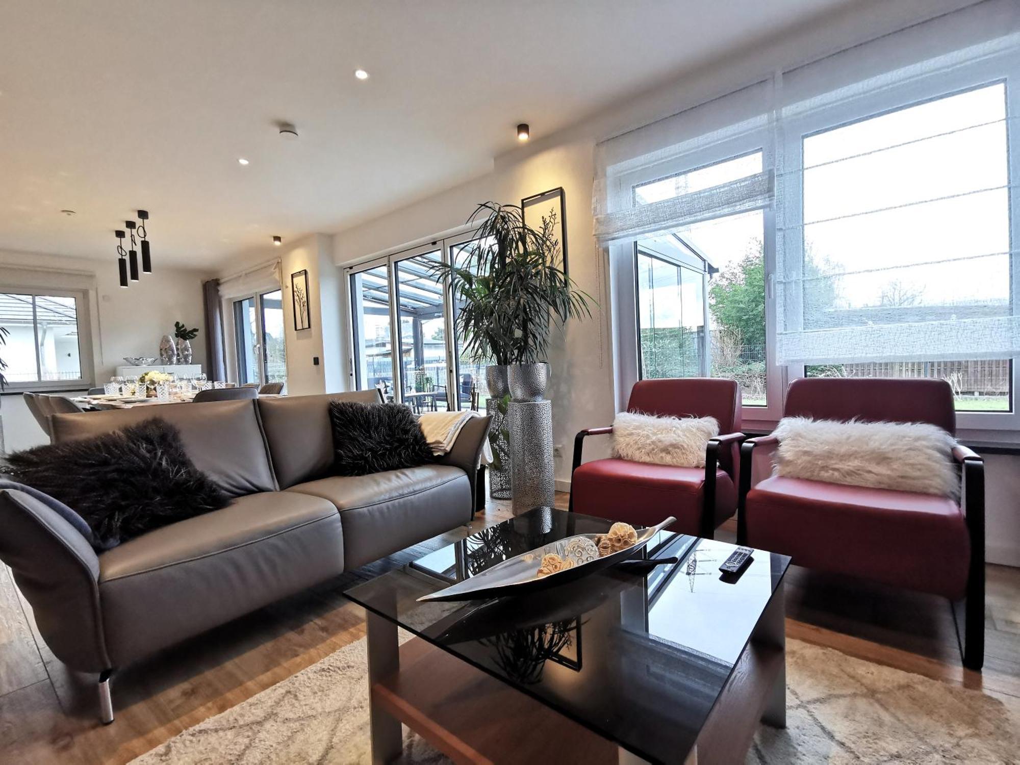 Bohnapartments Luxury Villa Berlin - 210Qm - Wintergarten - Kamin - 4 Kostenlose Parkplaetze - 6 Schlafzimmer - Neubau - Luxusausstattung 버켄워르더 외부 사진