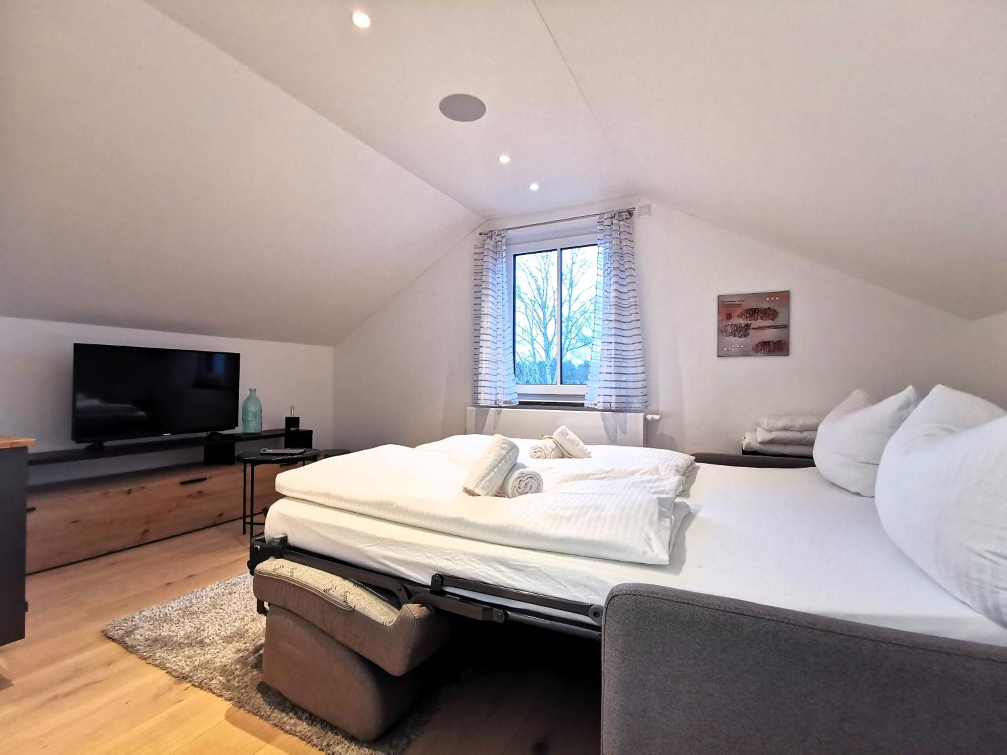 Bohnapartments Luxury Villa Berlin - 210Qm - Wintergarten - Kamin - 4 Kostenlose Parkplaetze - 6 Schlafzimmer - Neubau - Luxusausstattung 버켄워르더 외부 사진